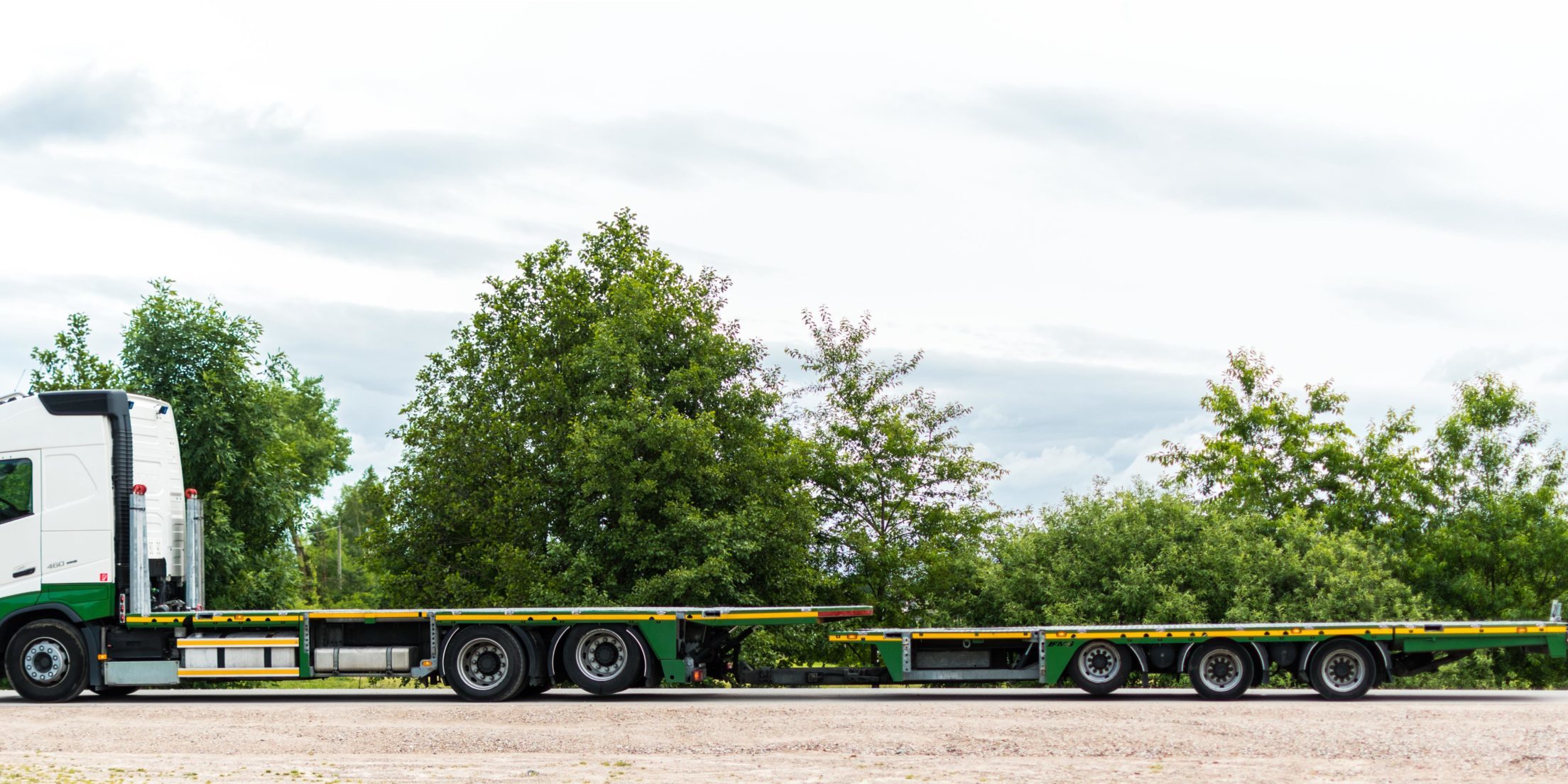La Solution Idéale pour Vos Transports de Mobil-homes : Location de Camion Porte Mobil-home avec Chauffeur